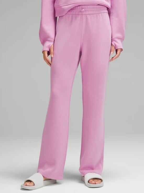 lululemon athletica Pants - Lululemon Light Pink Wide-Leg Sweatpants
Size 2